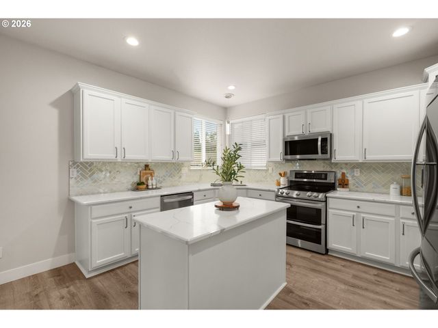 17106 Sw ROOSEVELT St, Sherwood, OR 97140