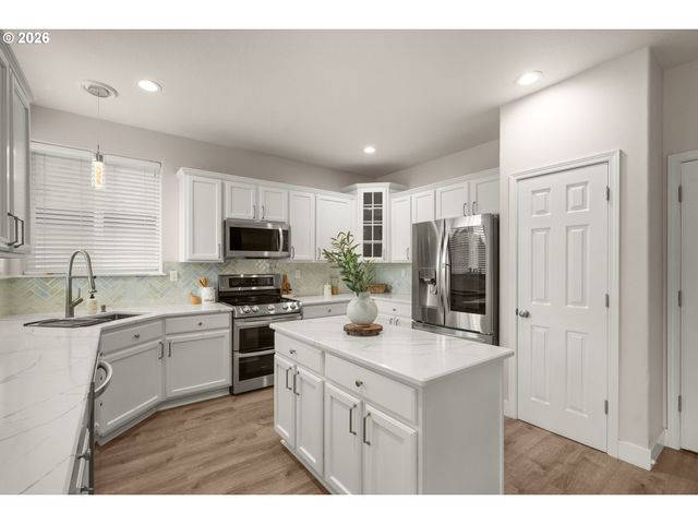 17106 Sw ROOSEVELT St, Sherwood, OR 97140