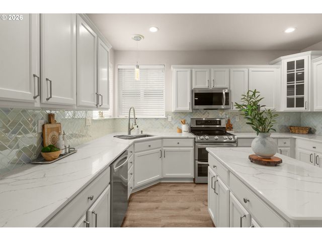 17106 Sw ROOSEVELT St, Sherwood, OR 97140