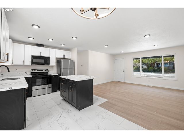 8120 Se 89TH Ave, Portland, OR 97266