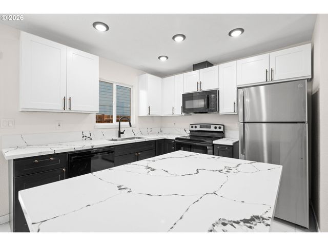 8120 Se 89TH Ave, Portland, OR 97266
