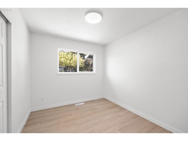 8120 Se 89TH Ave, Portland, OR 97266