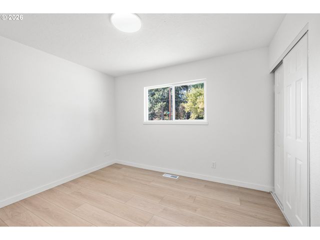 8120 Se 89TH Ave, Portland, OR 97266