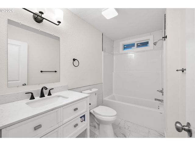 8120 Se 89TH Ave, Portland, OR 97266