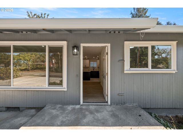 8120 Se 89TH Ave, Portland, OR 97266