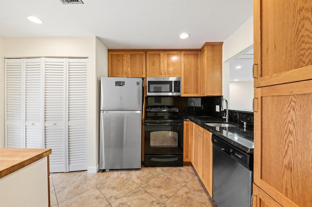 6673 Moonlit Drive, Delray Beach, FL 33446