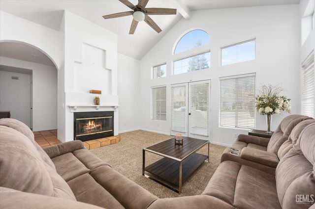 9003 Birch Creek Court, Bakersfield, CA 93312