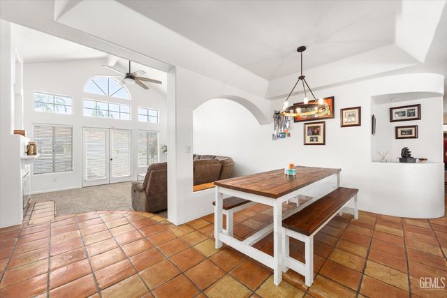 9003 Birch Creek Court, Bakersfield, CA 93312