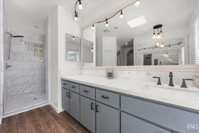 9003 Birch Creek Court, Bakersfield, CA 93312