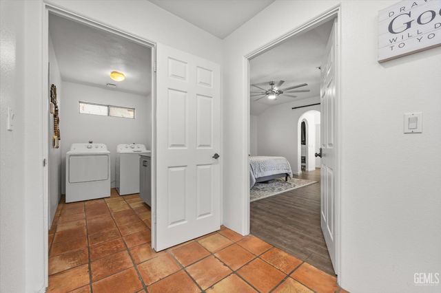 9003 Birch Creek Court, Bakersfield, CA 93312