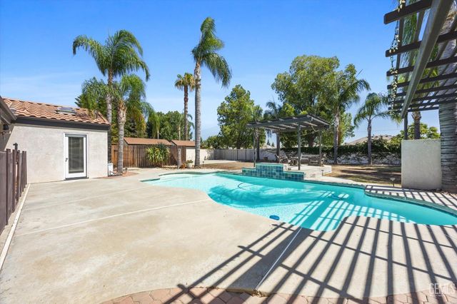 9003 Birch Creek Court, Bakersfield, CA 93312