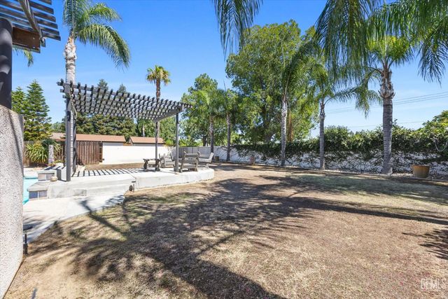 9003 Birch Creek Court, Bakersfield, CA 93312