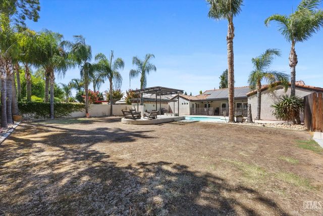 9003 Birch Creek Court, Bakersfield, CA 93312