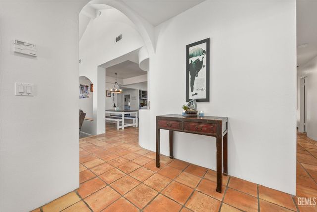 9003 Birch Creek Court, Bakersfield, CA 93312