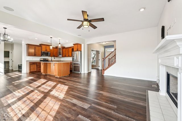 6121 Pine Bluff Drive, Avon, IN 46123