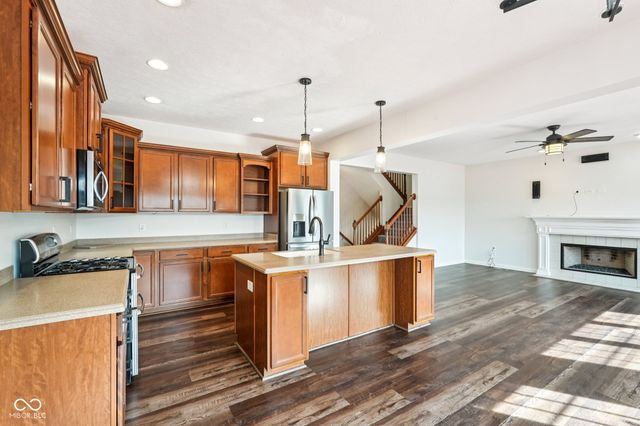 6121 Pine Bluff Drive, Avon, IN 46123