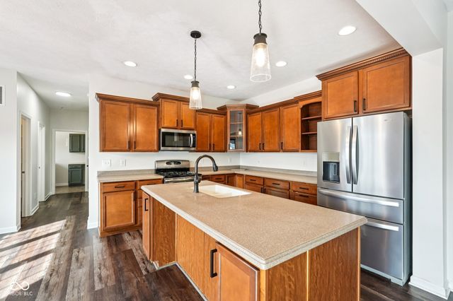 6121 Pine Bluff Drive, Avon, IN 46123