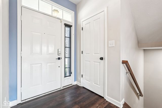 6121 Pine Bluff Drive, Avon, IN 46123