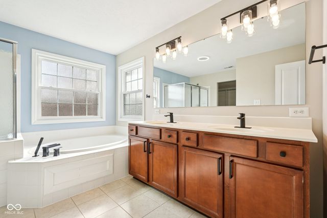 6121 Pine Bluff Drive, Avon, IN 46123