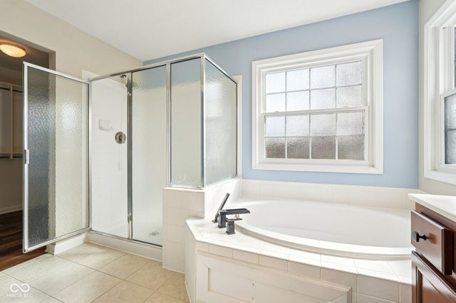 6121 Pine Bluff Drive, Avon, IN 46123