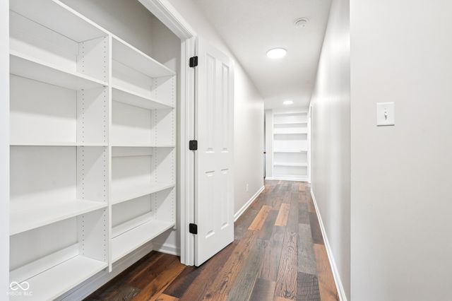 6121 Pine Bluff Drive, Avon, IN 46123