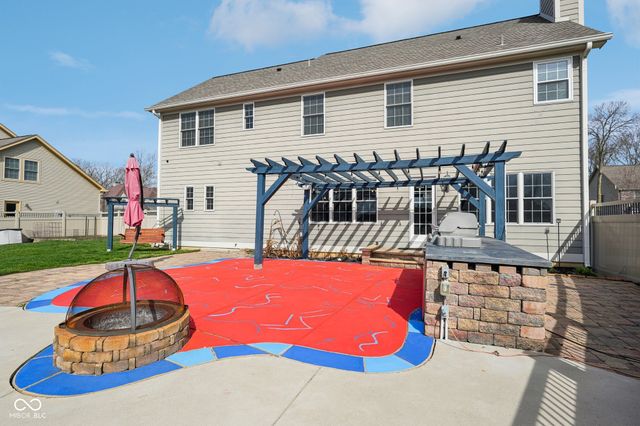 6121 Pine Bluff Drive, Avon, IN 46123