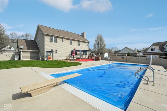 6121 Pine Bluff Drive, Avon, IN 46123