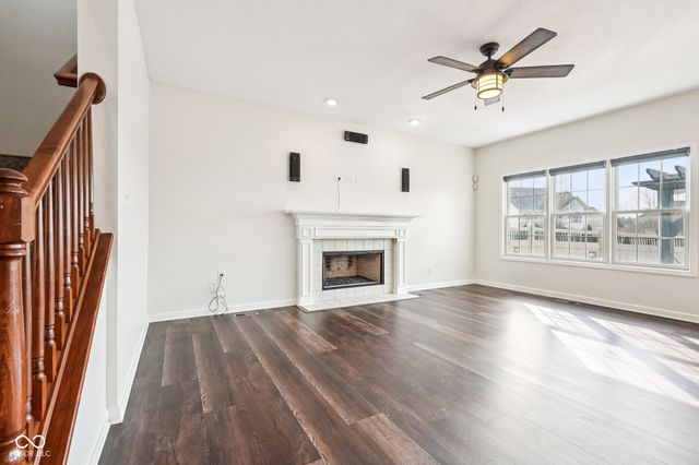 6121 Pine Bluff Drive, Avon, IN 46123