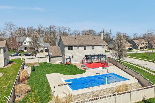 6121 Pine Bluff Drive, Avon, IN 46123