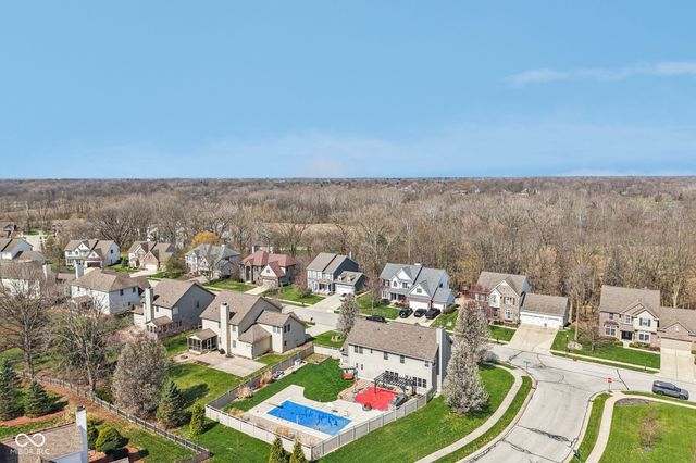 6121 Pine Bluff Drive, Avon, IN 46123