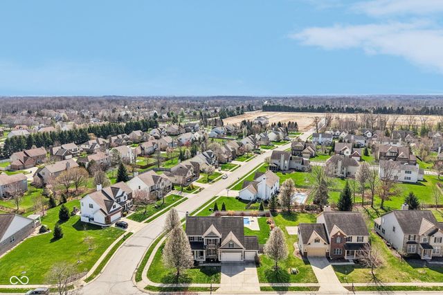 6121 Pine Bluff Drive, Avon, IN 46123