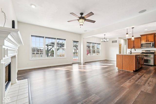 6121 Pine Bluff Drive, Avon, IN 46123