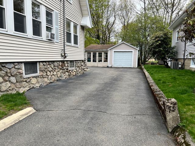 46 Richardson Road, Lynn, MA 01904