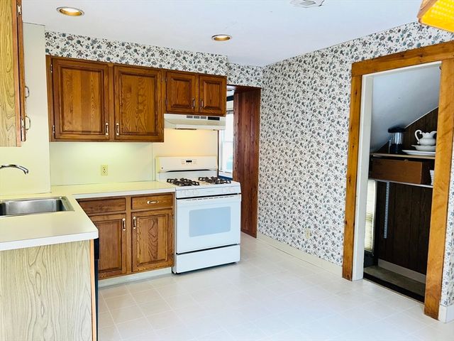 46 Richardson Road, Lynn, MA 01904