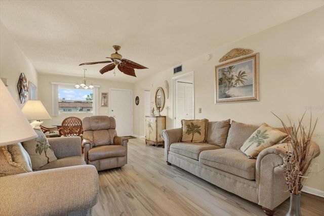 2750 E BAY DRIVE 12E, Largo, FL 33771