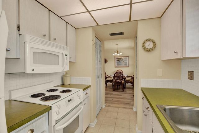 2750 E BAY DRIVE 12E, Largo, FL 33771