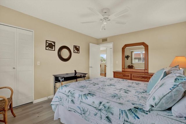 2750 E BAY DRIVE 12E, Largo, FL 33771