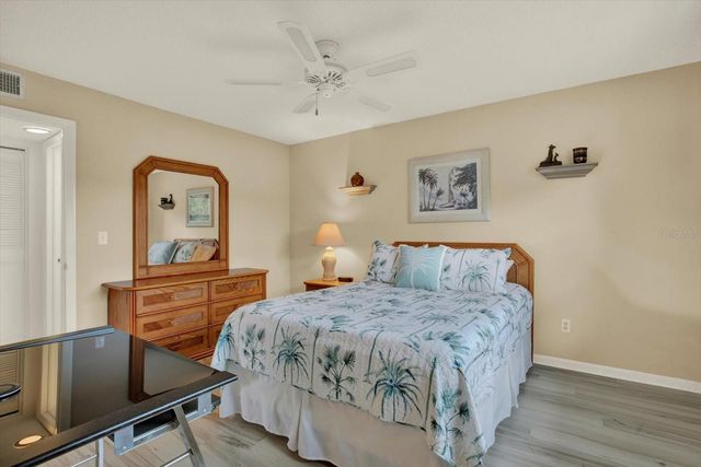 2750 E BAY DRIVE 12E, Largo, FL 33771