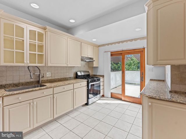 245 S LOGAN AVE, Audubon, NJ 08106