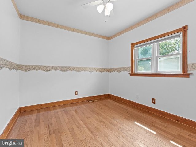 245 S LOGAN AVE, Audubon, NJ 08106