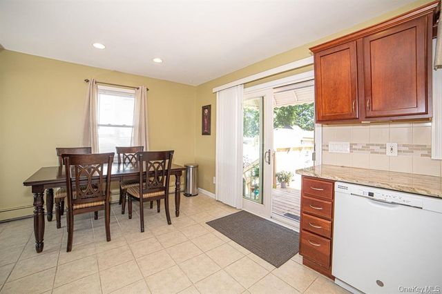 184 S Strong Avenue, Lindenhurst, NY 11757
