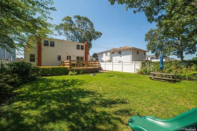 184 S Strong Avenue, Lindenhurst, NY 11757