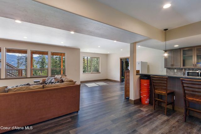 355 Olympic DR, Sandpoint, ID 83864