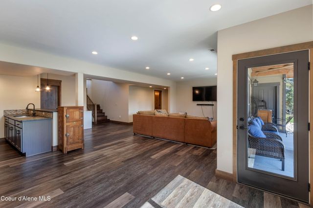 355 Olympic DR, Sandpoint, ID 83864