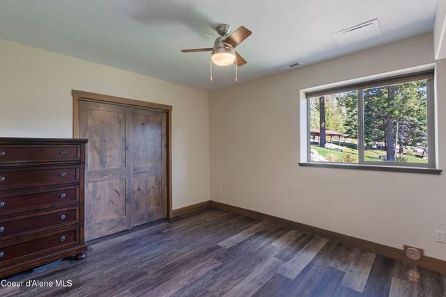355 Olympic DR, Sandpoint, ID 83864