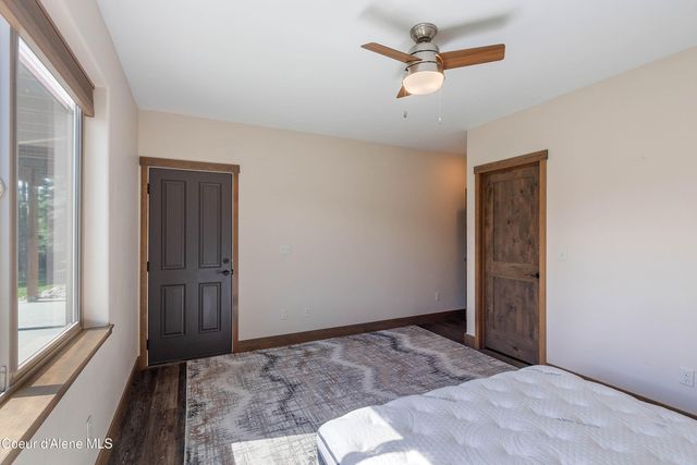 355 Olympic DR, Sandpoint, ID 83864
