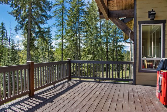 355 Olympic DR, Sandpoint, ID 83864