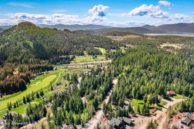 355 Olympic DR, Sandpoint, ID 83864