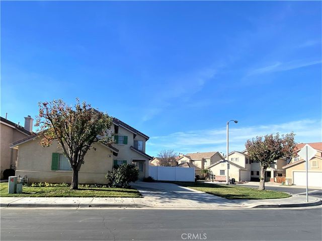 934 Primrose Lane, Corona, CA 92878