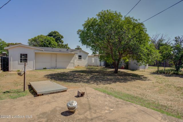 617 39th Street, Lubbock, TX 79404